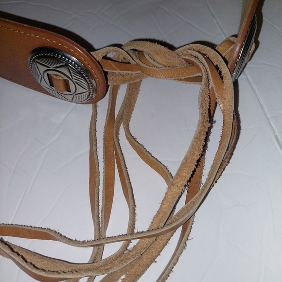 Womens Western Leather Belt with Leather Tassels that tie. SIZE 27/29 - Picture 3 of 8